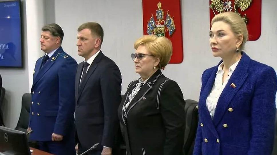 Первый вице-спикер Городской думы Краснодара Галина Ермакова 20 апреля в ходе депутатской сессии поблагодарила главу города Евгения Наумова и прокурора кубанской столицы Александра Лихонина за оперативную работу при отмене концертов артистов, выступающих против СВО
