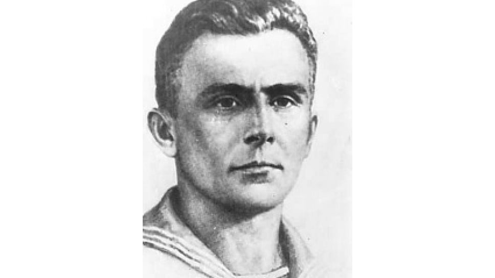Вансецкий Павел Федорович (1915–1944). Автоматчик 384-го отдельного батальона морской пехоты. Звание Героя Советского Союза было присвоено посмертно 20 апреля 1945 года
