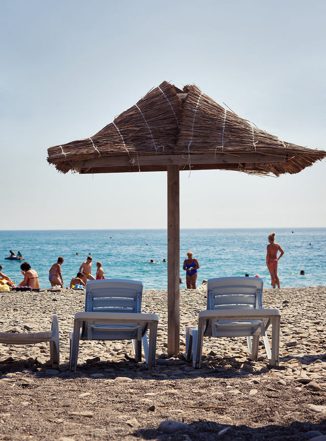 Для того чтобы конкурировать с зарубежными курортами, кубанским пляжам необходимо повышение качества услуг и уровня сервиса