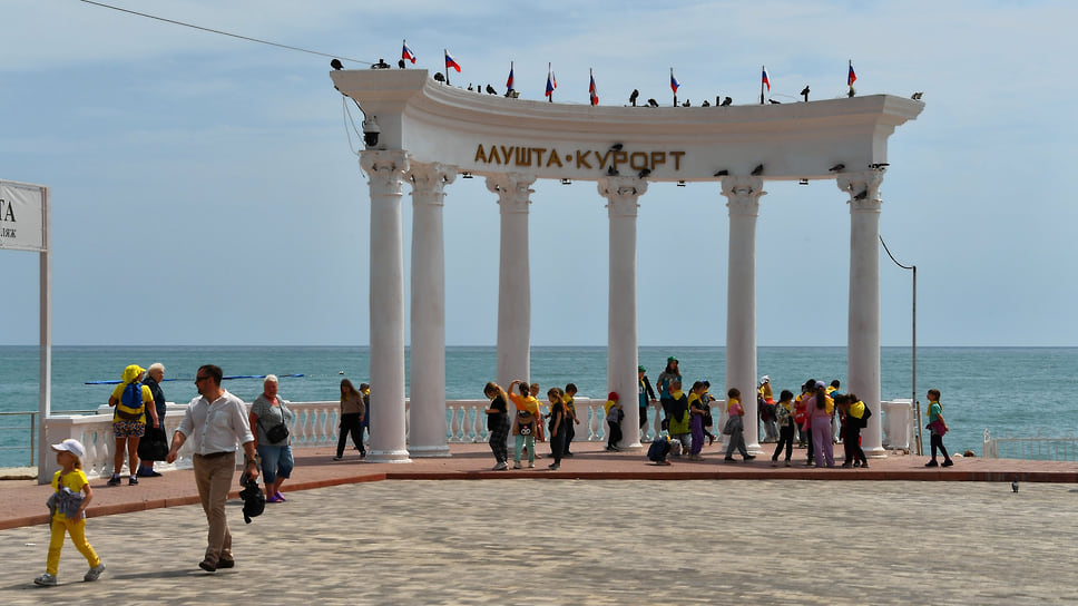 Общий негативный фон существенно снизил число отдыхающих в Крыму
