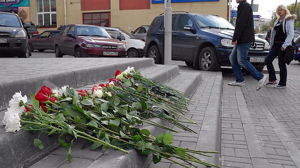 Анна Самарина погибла под колесами внедорожника на крыльце торгового центра