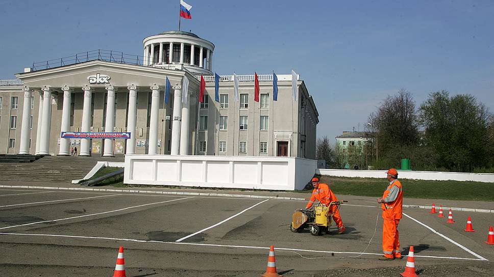 Следствие проверит действия чиновников, организовавших салют на площади перед ­Домом культуры химиков в Дзержинске 
