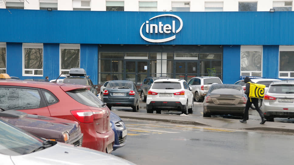 Intel отправил сотрудников в оплачиваемые отпуска в надежде сохранить рабочие места