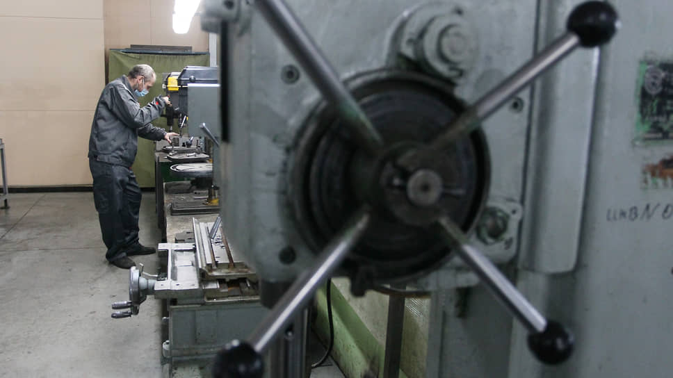 Из-за дефицита кадров нижегородские заводы готовы брать рабочих в аренду