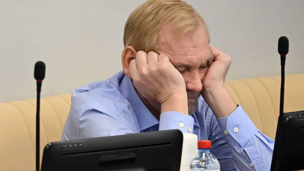 Депутат Госдумы Вадим Булавинов не смог вспомнить сути своего обращения в прокуратуру по поводу причала "Логопрома"