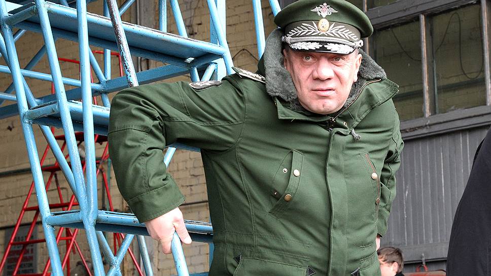 Заместитель министра обороны РФ Юрий Борисов посетил нижегородский авиазавод «Сокол», который в 2015 году получил два крупных контракта по истребителям МиГ: заводу досталась часть заказа Минобороны на модернизацию МиГ-31, а также полная сборка двухместного МиГ-29М2 