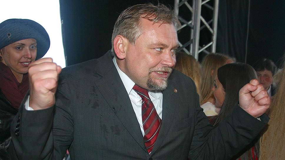 Вадиму Булавинову удалось сохранить пост дольше других: он просидел в кресле мэра два срока с 2002 до 2010 года