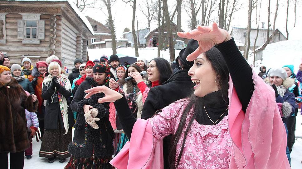 Традиционно русские разгуляи не обходятся без цыганских песен и танцев