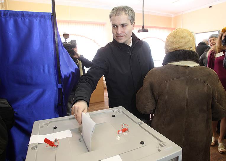 Глава города Владимир Панов проголосовал среди первых избирателей
