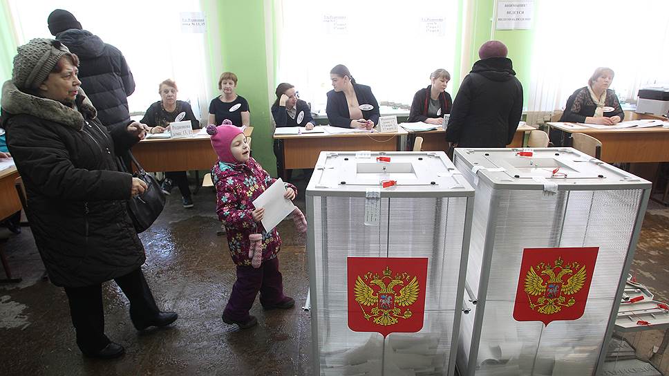 Обычные урны для голосования без электронного счетчика остались на немногих избирательных участках Нижнего Новгорода