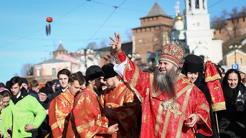 Архиепископ Нижегородский и Арзамасский Георгий возглавил крестный ход из нижегородского кремля