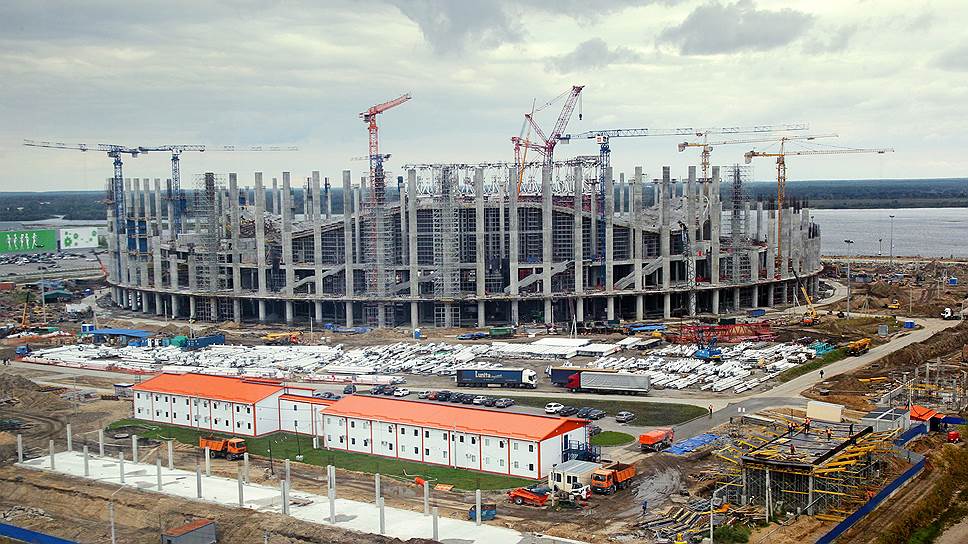 Во всю идет строительство стадиона к чемпионату мира. Уже вырисовывается вид будущего главного объекта Стрелки. Сентябрь 2016 года