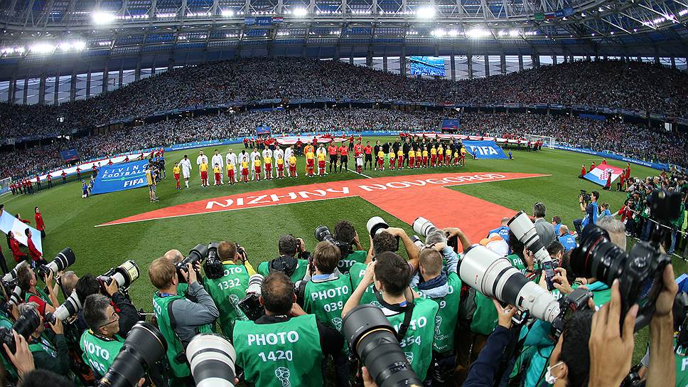 Журналисты разных стран работают на стадионе «Нижний Новгород» во время матча между сборными командами Аргентины и Хорватии. Июнь 2018 года