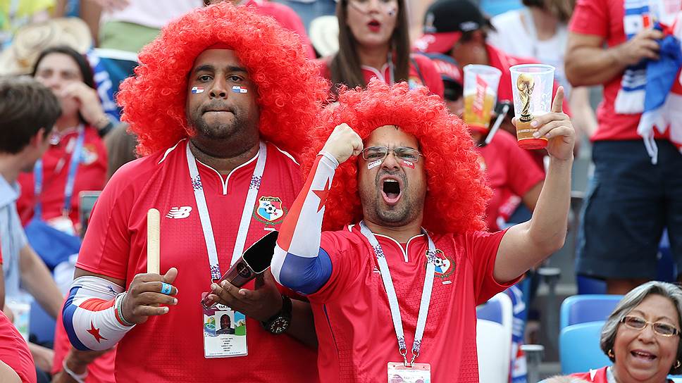 Панамские болельщики на зрительской трибуне во время матча между сборными командами Англии и Панамы. Июнь 2018 года