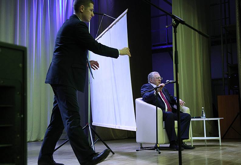 Кандидат в президенты Владимир Жириновский во время встречи со студентами ННГУ. Февраль 2018 года