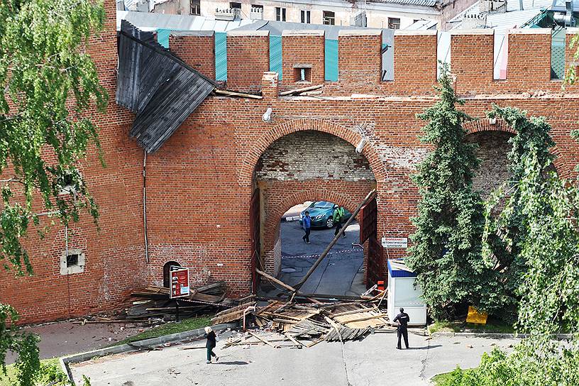 Последствия урагана в Нижегородском кремле. 30 мая 2018 года