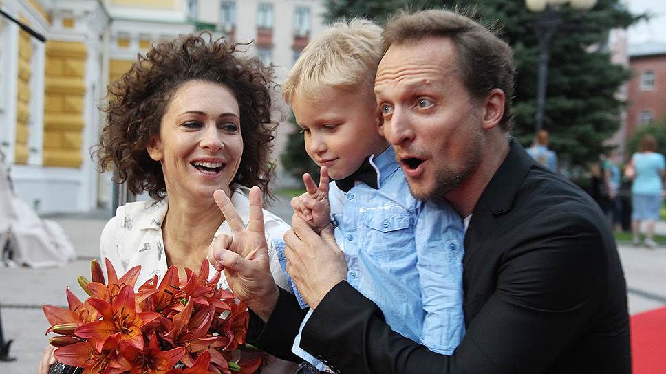 Актеры Ксения Раппопорт и Владимир Мишуков во время открытия кинофестиваля «Горький-fest». Июль 2018 года