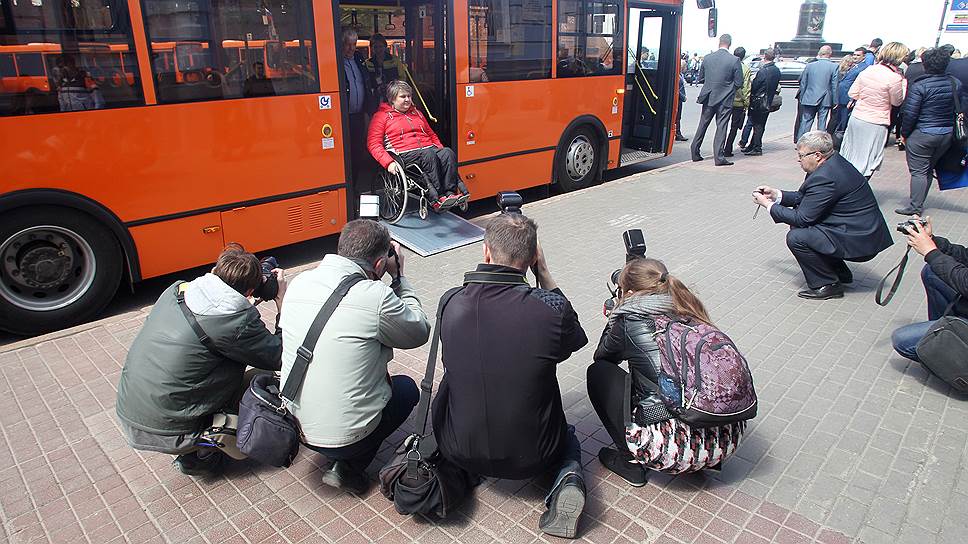 Новый автобус с пандусом для инвалидов. Май 2017