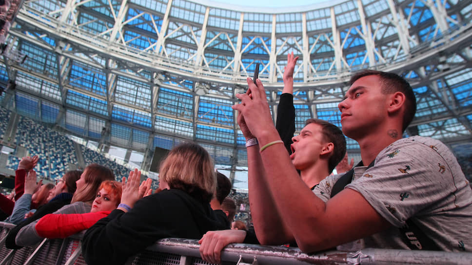 По словам организаторов, спектакль Петрова стал первым в России опытом такого зрелища на стадионе