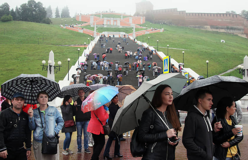 Празднование 798-летия города походило на фестиваль зонтов