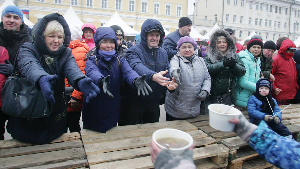 На гастрономическом фестивале, приуроченном к Дню народного единства, удалось накормить всех страждущих и голодных