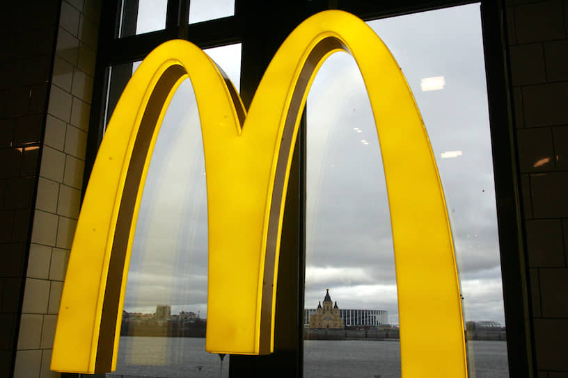 В Нижнем Новгороде закрылось множество заведений общепита, уступив значительную долю рынка международным ресторанным сетям. На снимке новый ресторан McDonald&#39;s, открывшийся на Нижневолжской набережной