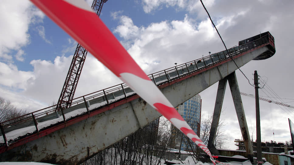 Зимой 2012 года начался демонтаж лыжных трамплинов на площади Сенной площади в Нижнем Новгороде. Реконструкцию всего комплекса планировалось завершить к 2014 году, но обстоятельства помешали планам: работы продолжаются и зимой 2020 года