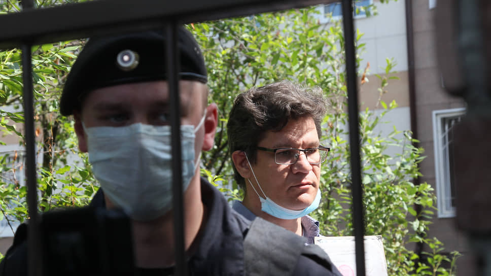 Нижегородский журналист Александр Пичугин оказался первым в России осужденным за пост о коронавирусе в анонимном Telegram-канале &quot;Сорокин хвост&quot;