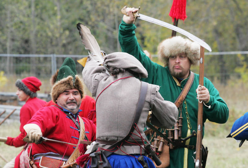 Этот фестиваль был посвящен средневековым войнам, и в боях использовалось, главным образом, холодное оружие