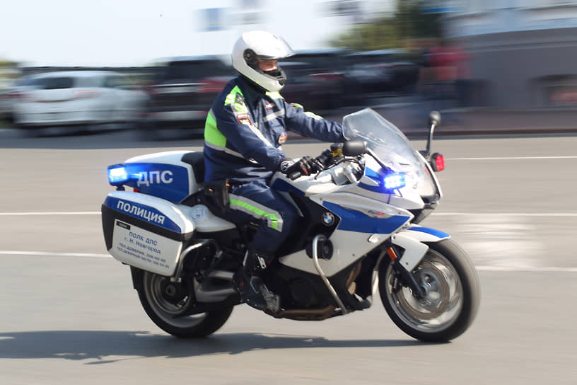 Мотоциклетные патрули обращают на себя внимание на городских улицах