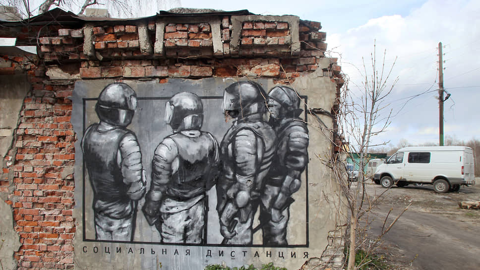 Работа ОМОНа увековечена нижегородскими уличными художникам