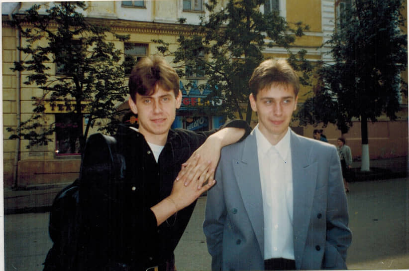 И.о. главного редактора нижегородской редакции «Коммерсанта» Роман Кряжев (справа) в студенческие годы