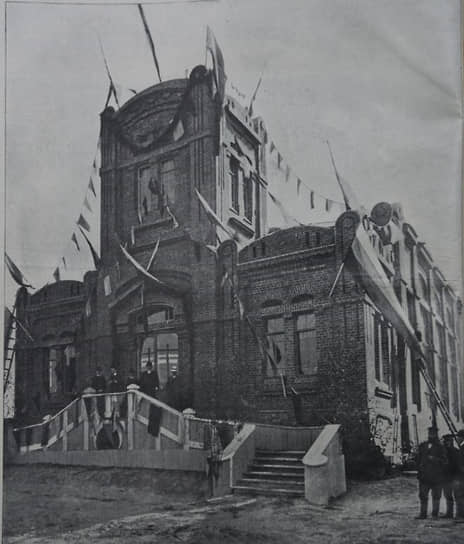 Ярмарочная фильтровальная станция в день открытия 16 августа 1909 года