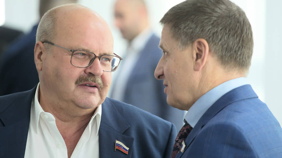 Депутат законодательного собрания Нижегородской области Сергей Борякин (слева)