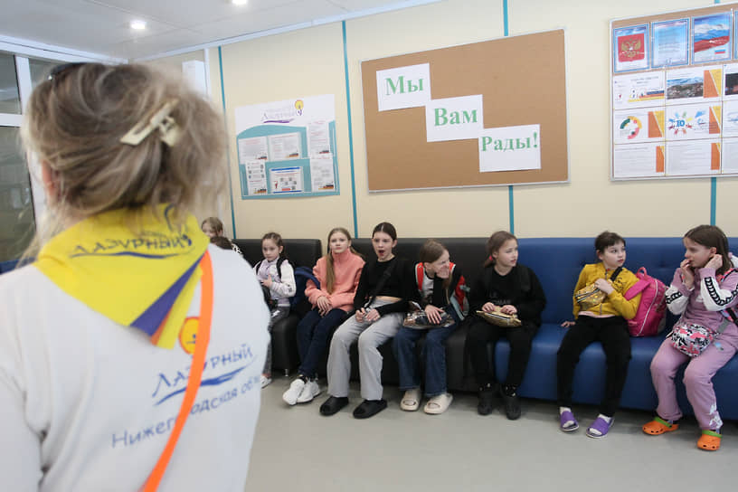 Размещение эвакуированных из Белгорода детей в оздоровительном лагере &quot;Лазурный&quot;