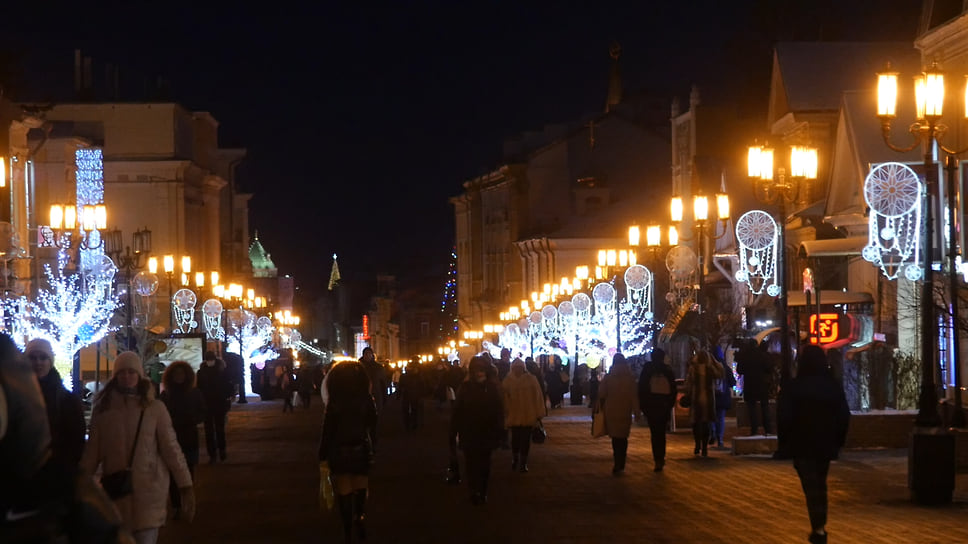 белгород новый год 2022. новогоднее украшение города. калуга зима 2021. новосибирск площадь зима 2022. киров елка на театралке 2021.