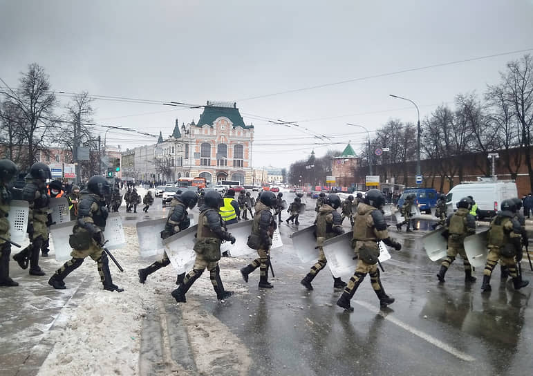 Январь. В Нижнем прошли акции в поддержку оппозиционера Алексея Навального