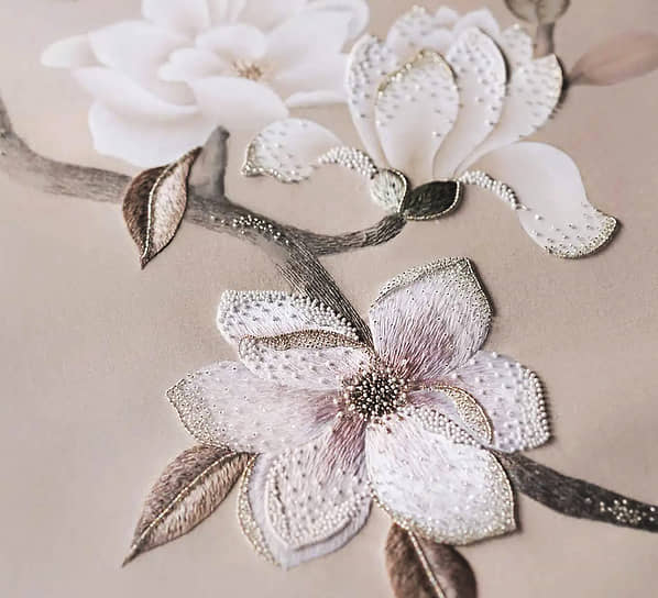 Настенное панно, вышивка на шелке Magnolia Canopy