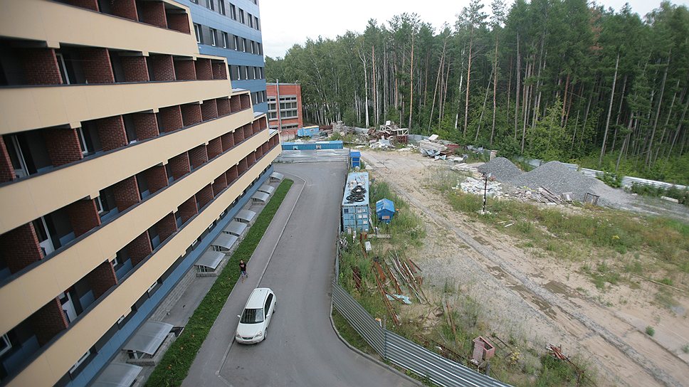 В НГУ полагают, что красноярская компания «Сибстройинжиниринг» для строительства здания с досуговыми помещениями и кафе возле студенческого общежития привлечет новосибирских подрядчиков