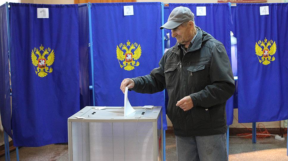 Нарезка Новосибирской области на четыре одномандатных округа для голосования на выборах депутатов Госдумы РФ в 2016 году может стать проблемой и для оппозиции, и для единороссов