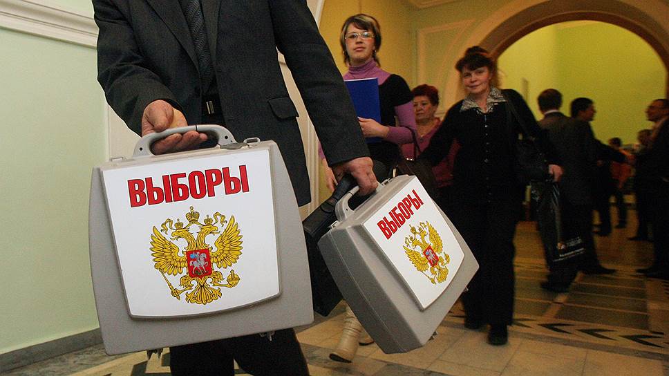 «Единой России» придется серьезно побороться за депутатские мандаты на Алтае и в Омской области