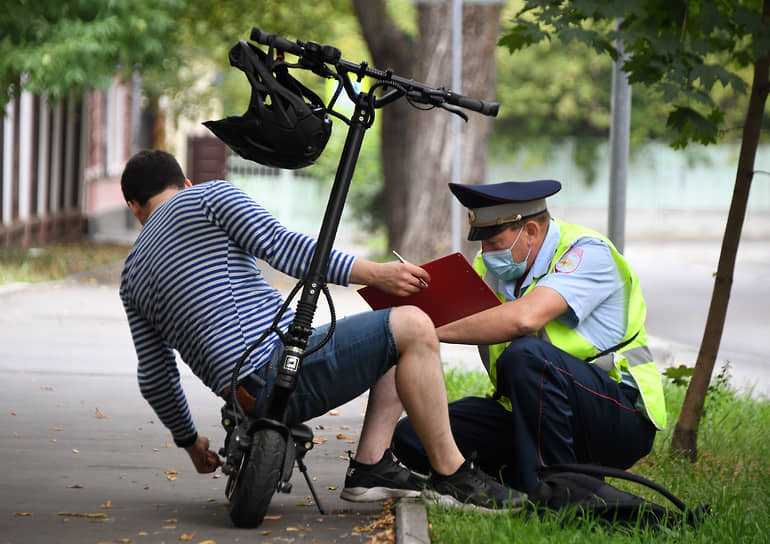 Сервис Whoosh сообщил, что почти половина его парка самокатов в Томске арестована правоохранителями