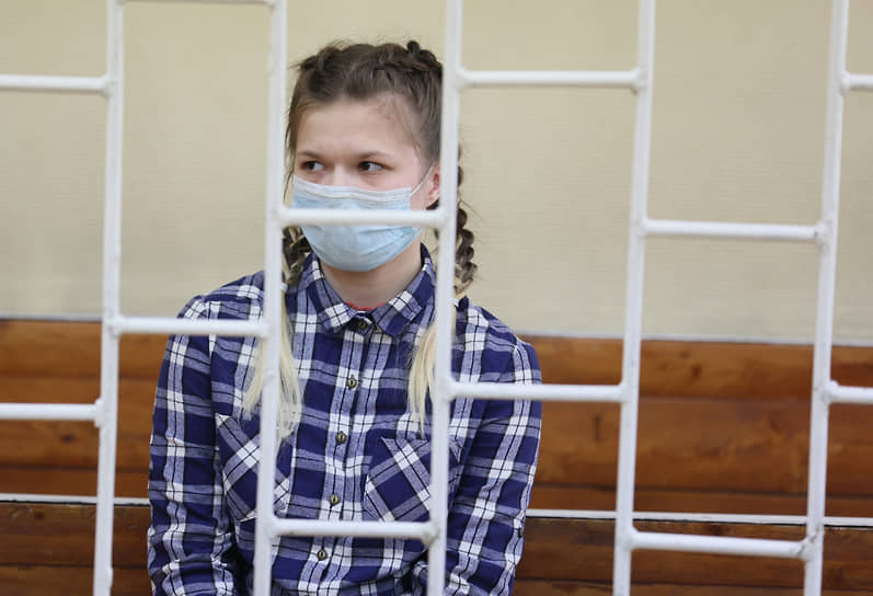 Обвиняемая в убийстве и покушении на убийство детей Полина Дворкина свою вину признала частично