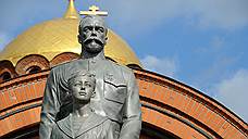 Пострадавший от вандала с топором памятник Николаю II восстановили в Новосибирске