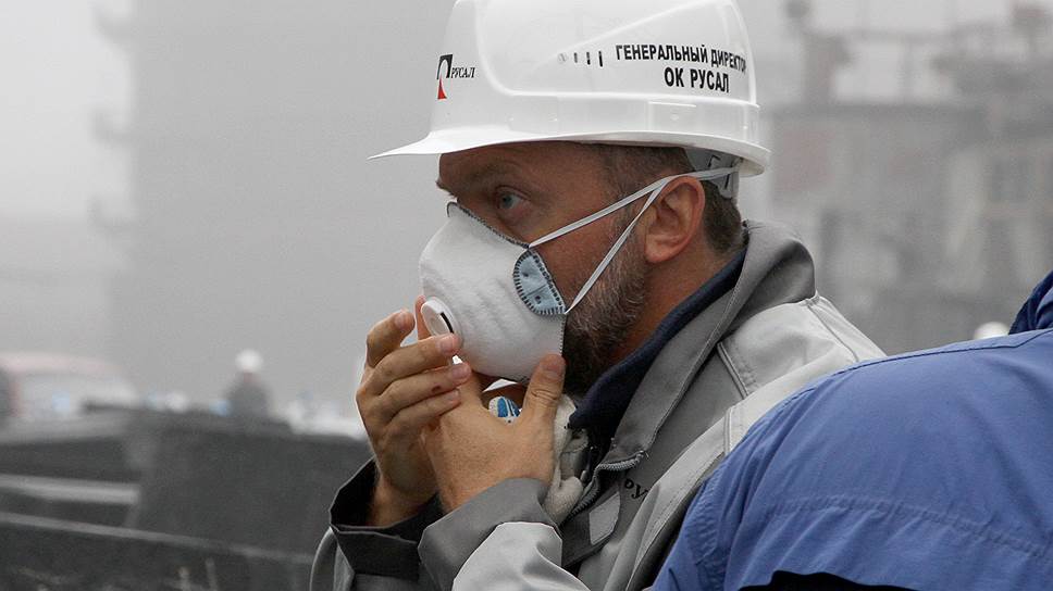 Гендиректор компании «Русал» Олег Дерипаска во время визита на Богословский алюминиевый завод.