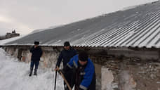 На Алтае по факту гибели четырех человек из-за схода снега с крыши возбудили уголовное дело