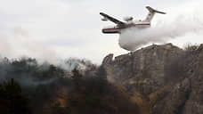 В тушении крупного пожара в Иркутской области задействован самолет-амфибия Бе-200