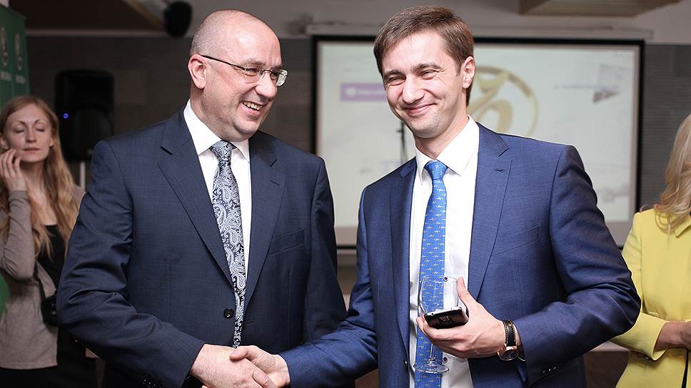 Директор сибирского филиала компании «МегаФон» Алексей Тютин (слева)