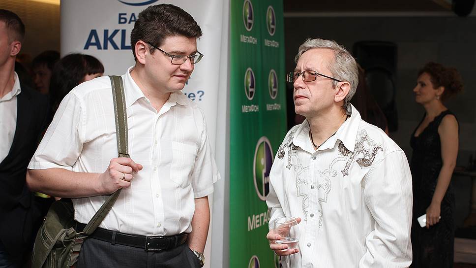 Заместитель шеф-редактора &quot;Коммерсантъ Сибирь&quot; Валерий Лавский (справа)