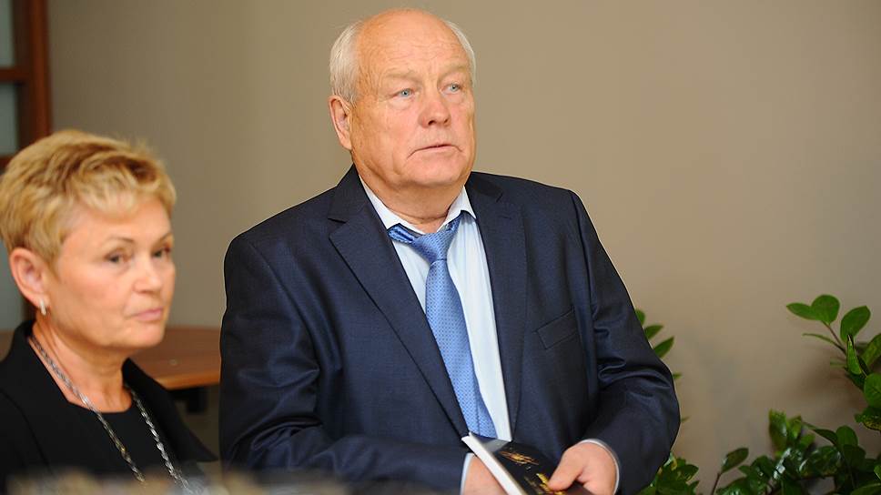 Петр Овчинников, председатель правления ГК «Кварсис» с супругой
